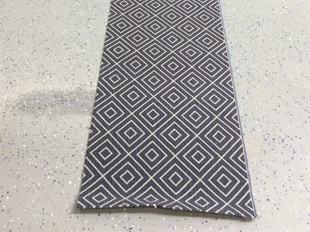 Rug serging before repair